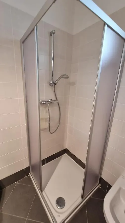 Modern Apartment In Residence With Pool Джера-Ларио